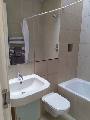 Bathroom - Bright Notting Hill Flat, near Portobello (London)
