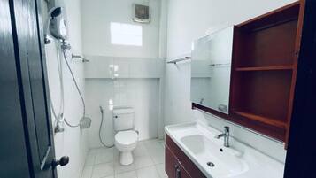 Superior Double Room, River View | Bathroom | Free toiletries, slippers, towels, soap