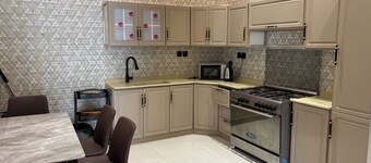 Fabulous 3-bedroom chalet with swimming pools in vibrant Jeddah