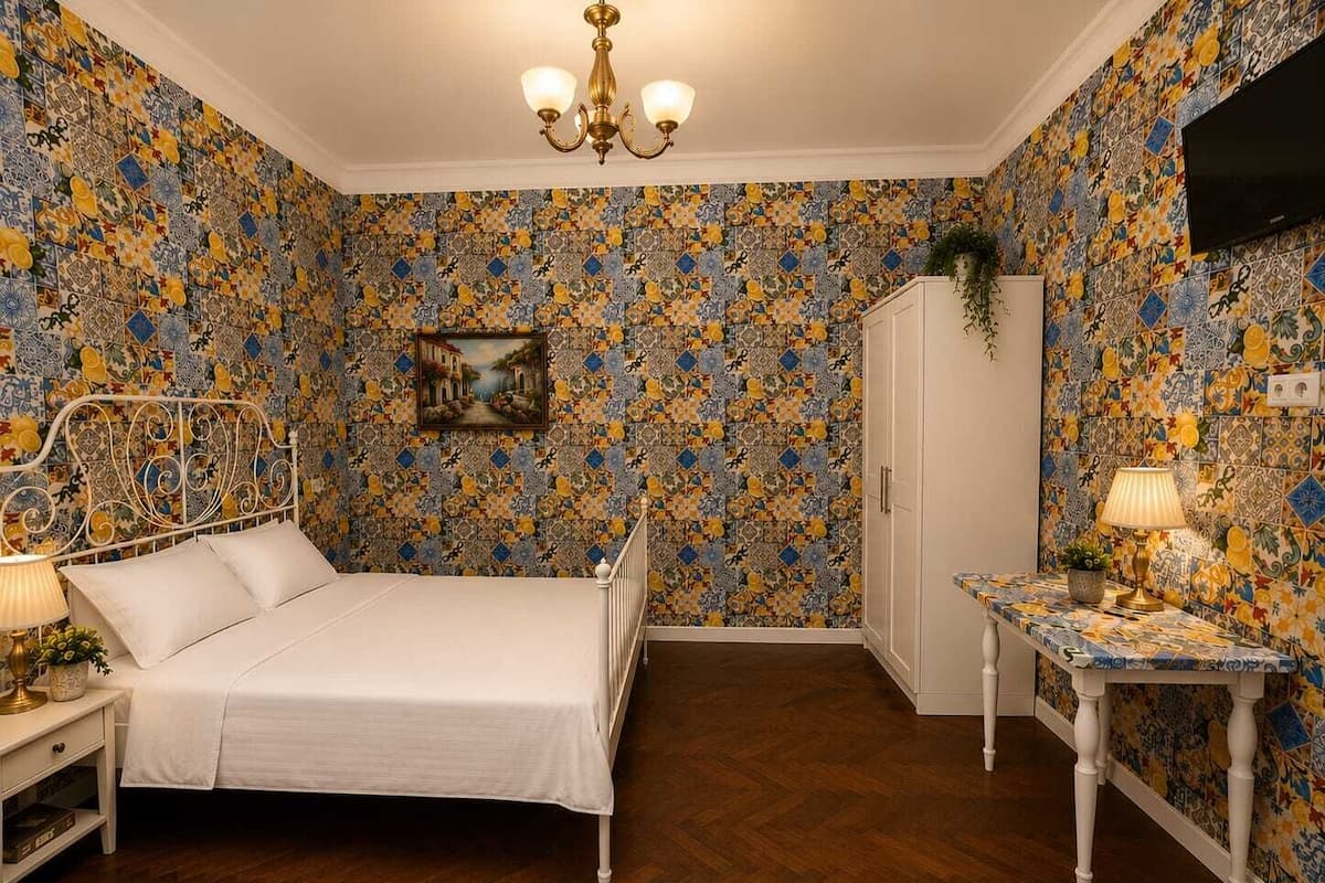 Habitación Confort, vistas al patio | Escritorio, espacio para trabajar con un portátil, wifi gratis