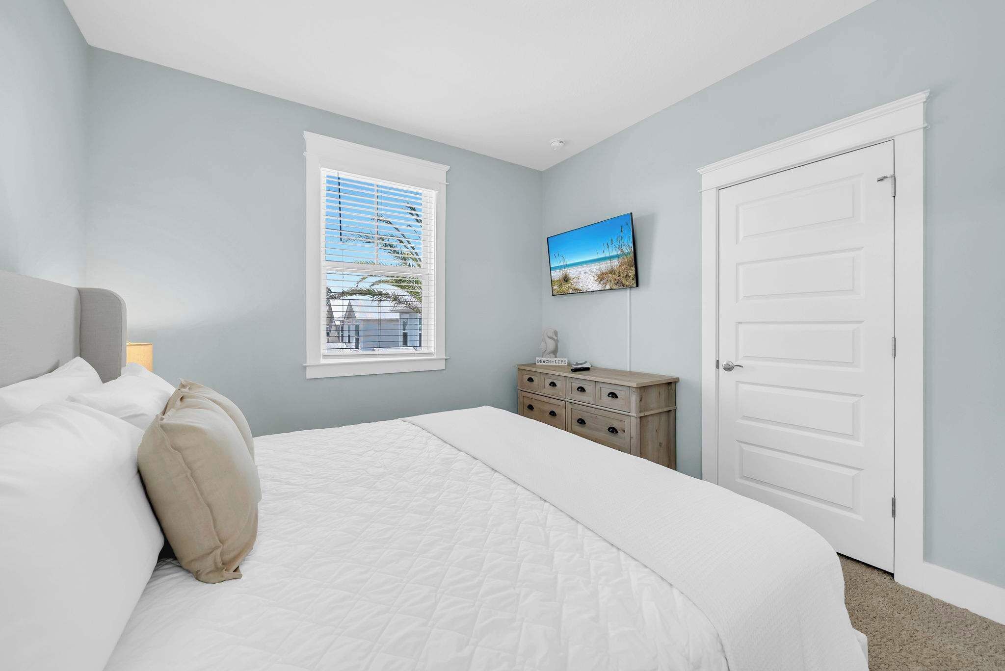 3 habitaciones, tabla de planchar con plancha, cuna de viaje y wifi 