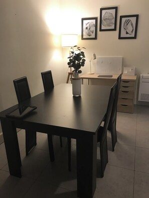 Dining - Vrbo Property (Montpellier)