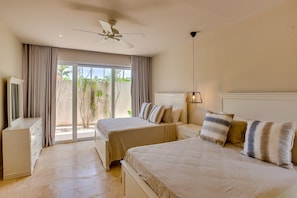 Villa Deluxe, vue jardin | Coffres-forts dans les chambres, Wi-Fi gratuit