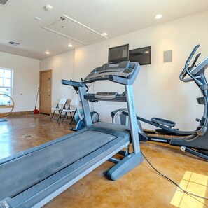 Fitness facility - Cabin - Vacation Cottage Sleeps 4-6 (Amarillo)