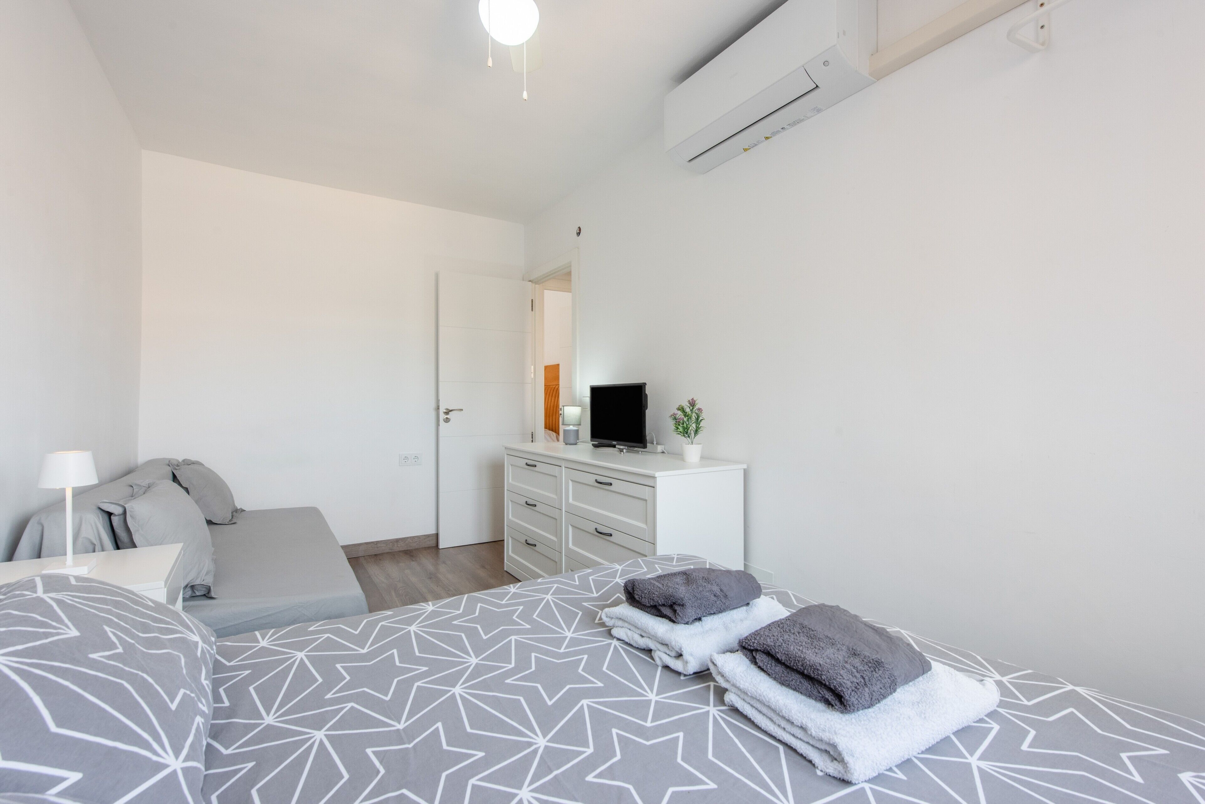 3 bedrooms, iron/ironing board, WiFi, bed sheets