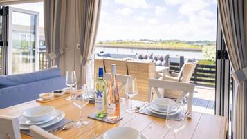 Harbour View Lodge - Pet friendly | Servicio a la habitación