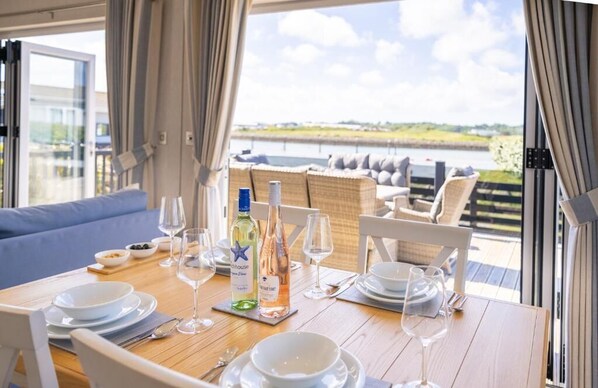 Harbour View Lodge - Pet friendly | Servicio a la habitación