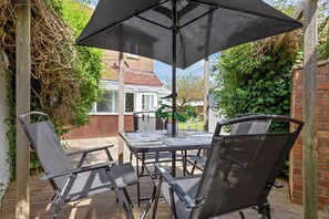 Outdoor dining - Cozy 3bd, Garden, Free Parking, M25,bluewater (Dartford)