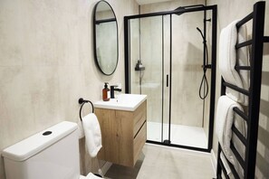 Eco-friendly toiletries, hair dryer, towels, soap - Boutique Double Room with Fell Views | Olive House (Ambleside)