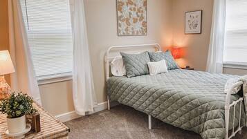 2 bedrooms, iron/ironing board, free WiFi, bed sheets