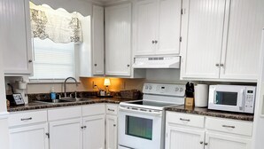Unclassified image, 3 of 33, button - Good Vibes & Trail Rides! Cozy 2-bedroom home just off the Chief Ladiga Trail! (Weaver)