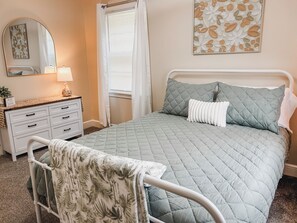 2 bedrooms, iron/ironing board, WiFi (free), bed sheets