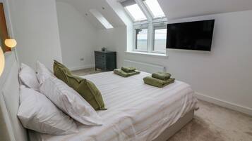 3 bedrooms, WiFi (free), individually decorated, individually furnished