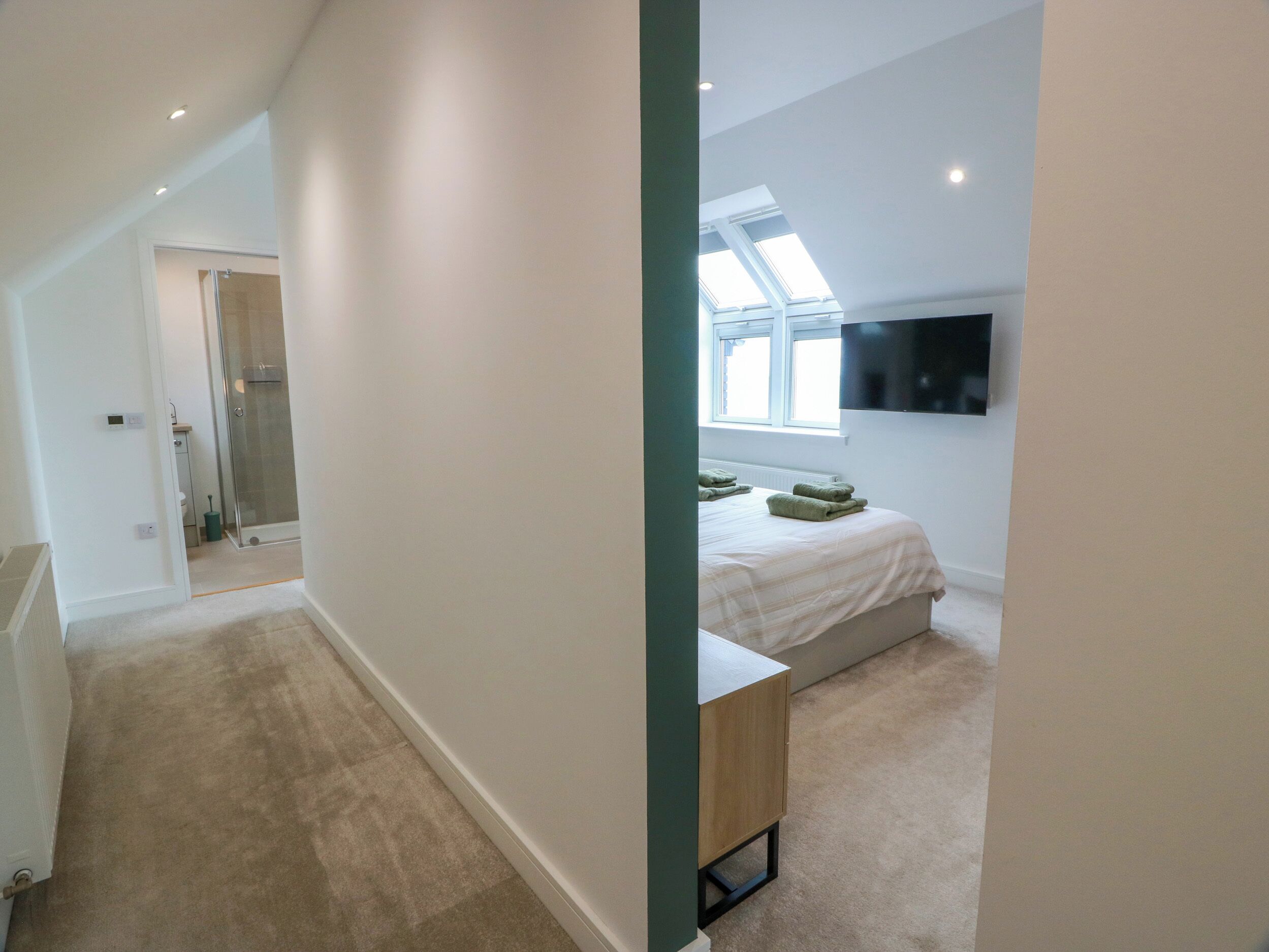 3 bedrooms, WiFi (free), individually decorated, individually furnished