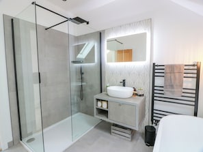 Shower - Balcarry Barn (Newton Stewart)