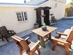 Outdoor dining - Dolcoed (Llandeilo)