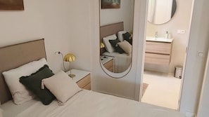 2 soverom, strykejern/-brett, wi-fi og sengetøy