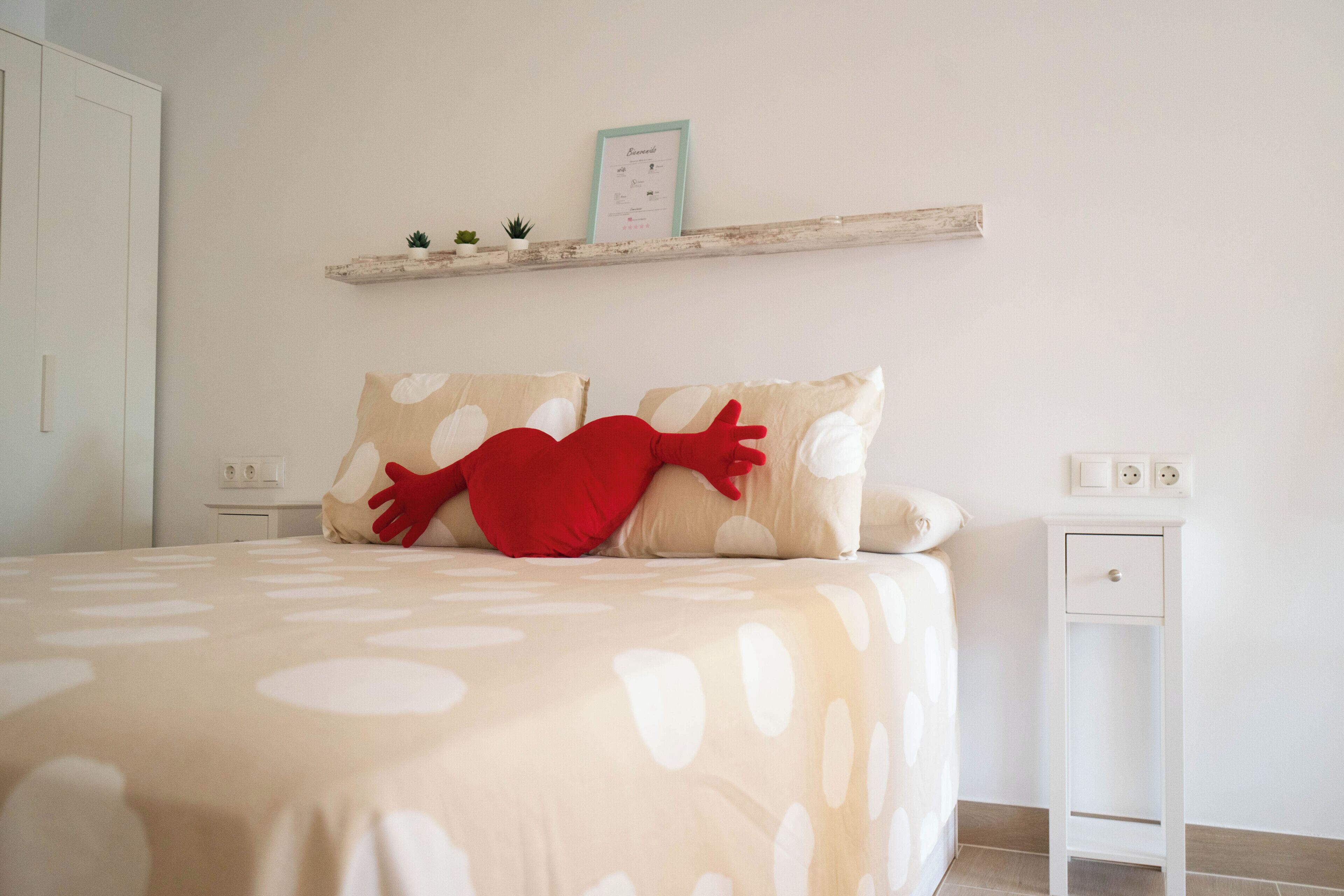1 dormitorio, tabla de planchar con plancha, Internet y ropa de cama