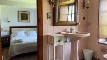 4 camere, ferro/asse da stiro