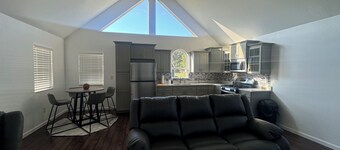 Cozy Country Getaway enjoy the peace & quiet, located near Greenup & Toledo