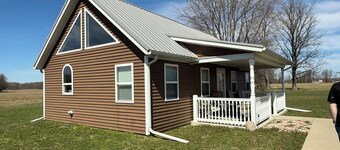 Cozy Country Getaway enjoy the peace & quiet, located near Greenup & Toledo
