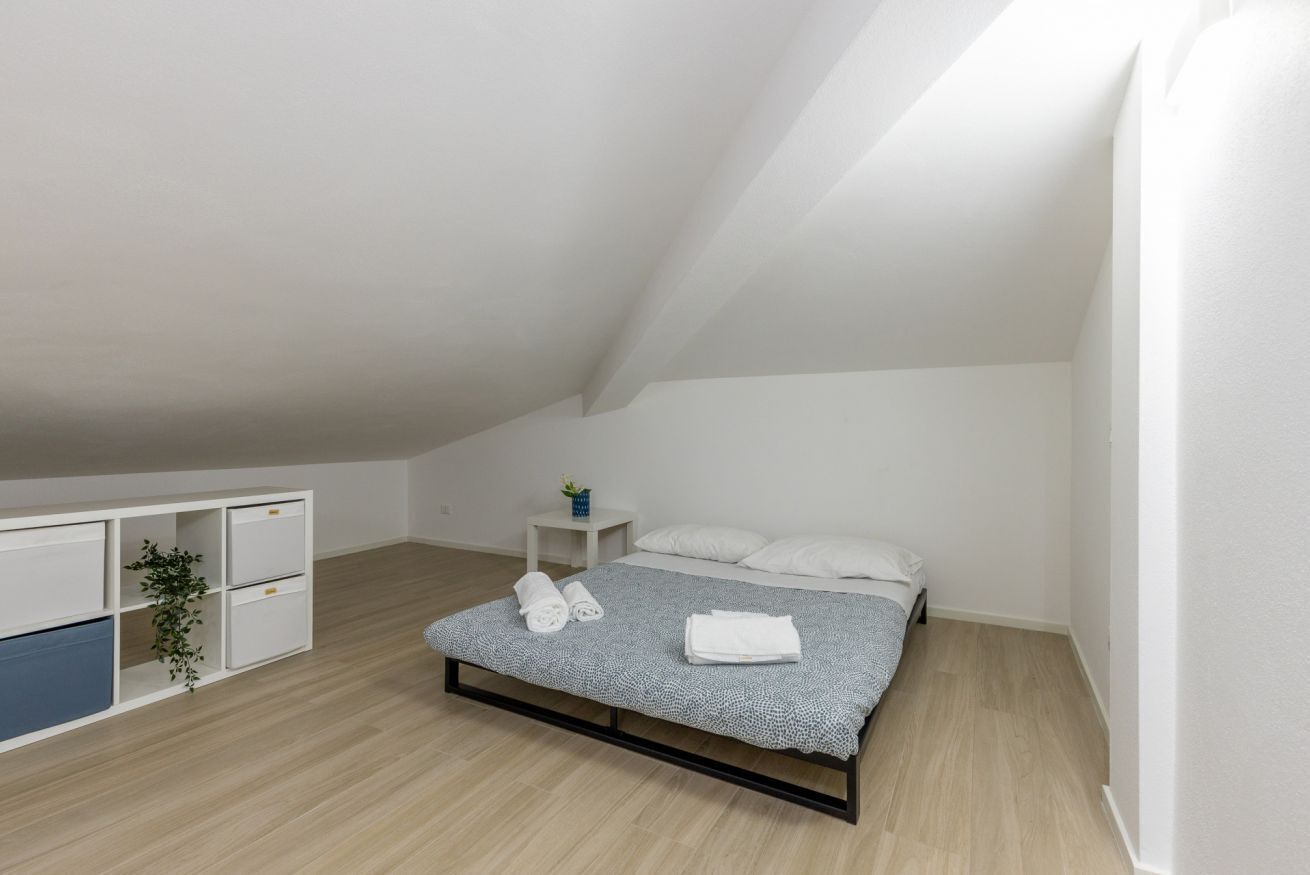 4 slaapkamers, een strijkplank/strijkijzer