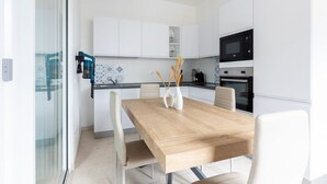 Unclassified image, 2 of 28, button - A welcoming and spacious apartment of approximately 130 sqm—perfect for 8 guests—located within a villa in an exclusive neighborhood of Marina di Pietrasanta, bordering Forte dei Marmi.Its strategic location allows you to reach the sea in just 7 minu (Marina di Pietrasanta)