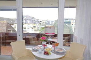 Dining - Vrbo Property (Westerland)