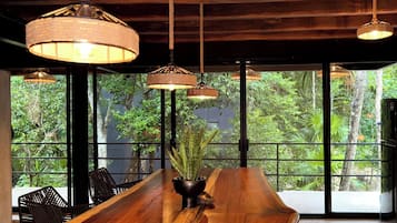 Suite Deluxe, balcó, vistes al jardí | Servei de restauració