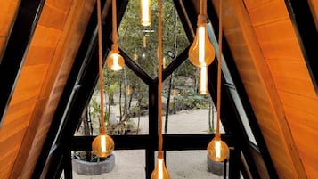 Deluxe Cabin, Garden View | Interior