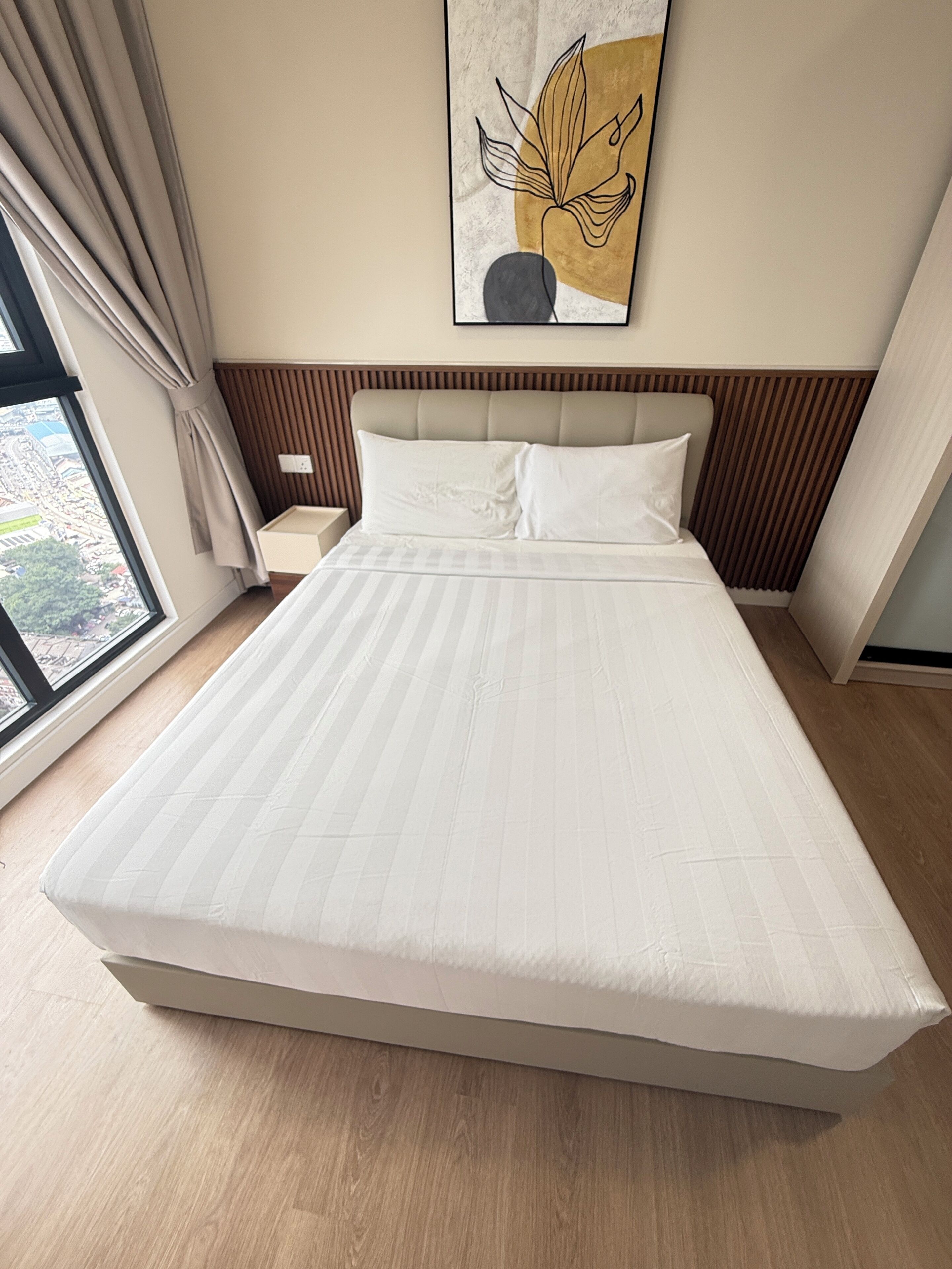 2 habitaciones, tabla de planchar con plancha, wifi y ropa de cama 