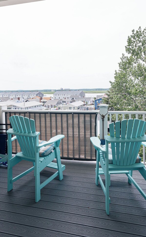 Property grounds - Breezy Beach Haven - 3rd story 1 bedroom condo w ac, laundry, deck, elevator. (Hampton)