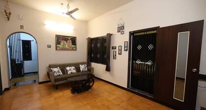 Sri Gokulam • Courtyard Home • 10min walk to the Temple