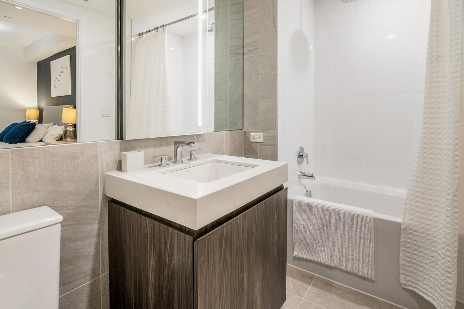 Apartment (1 Bedroom) | Bathroom