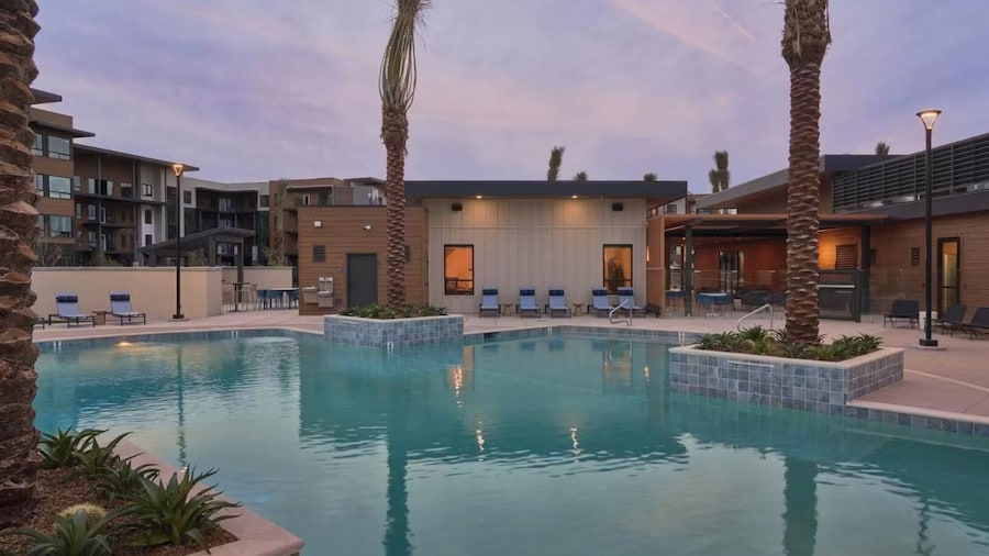 Landing Beautiful 1bd, Courtyard, Clubhouse