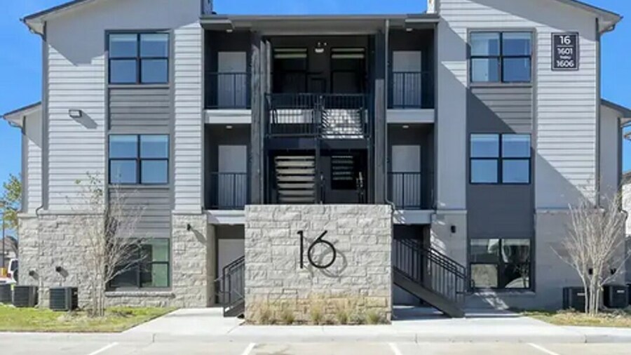 Landing Amazing 1BD in Bear Creek