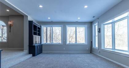Spacious Andover Retreat - Family Friendly - Near Minneapolis