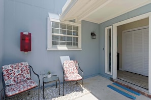 Patio area to enjoy the sunshine - Intracoastal Dock & Beach Access Townhome (St. Augustine)