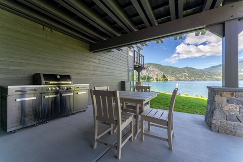 High-end Lakefront Condo B6 Wapato Point Chelan