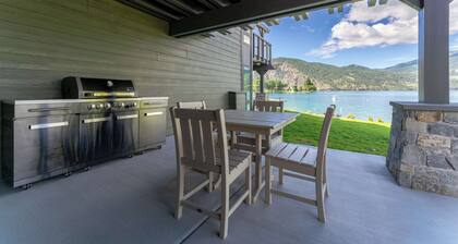 High-end Lakefront Condo B6 Wapato Point Chelan
