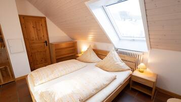 4 slaapkamers, een strijkplank/strijkijzer, wifi, beddengoed