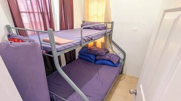 4 bedrooms, iron/ironing board, WiFi (free), bed sheets