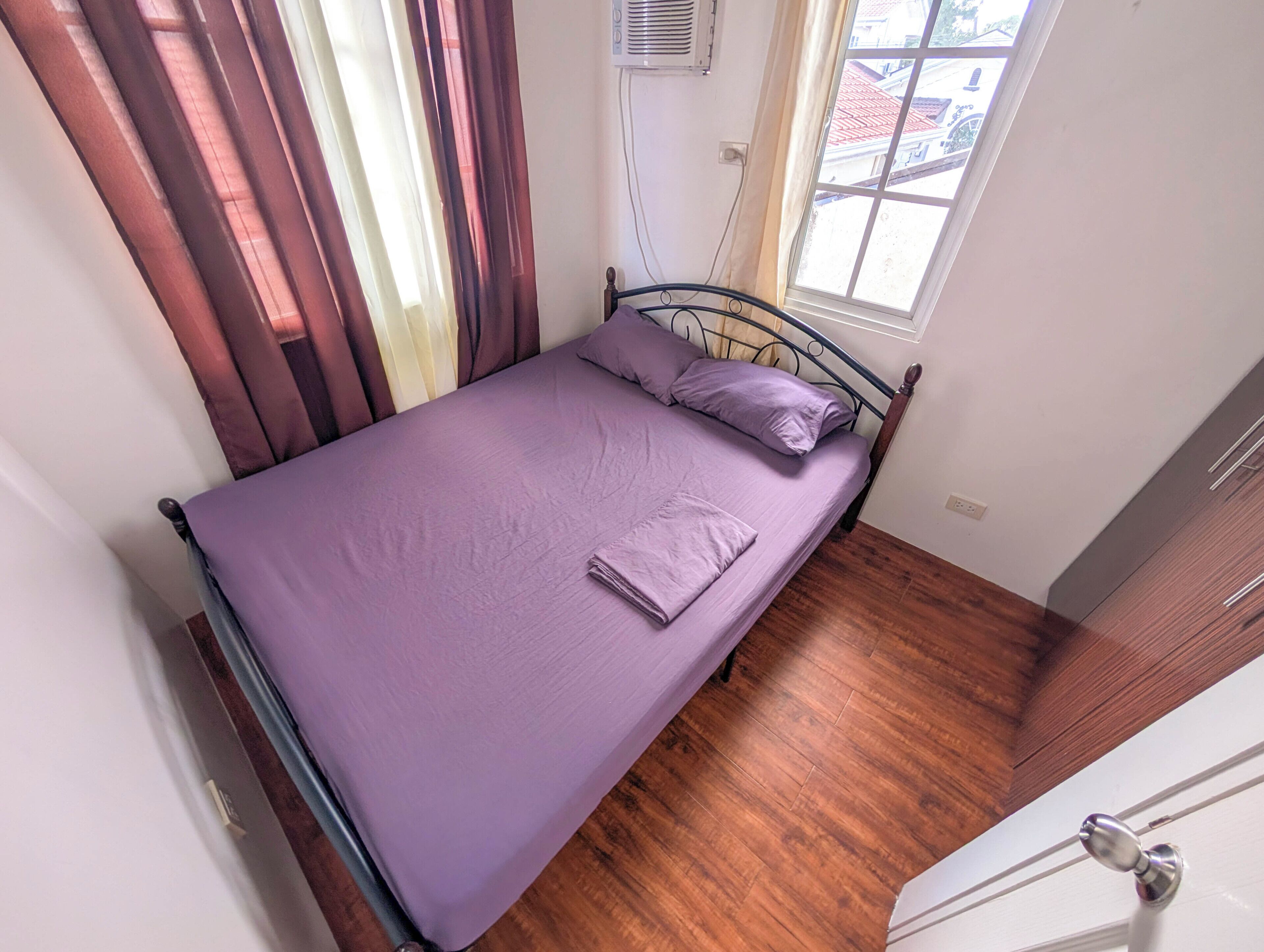 4 Schlafzimmer, Bügeleisen/Bügelbrett, kostenloses WLAN, Bettwäsche
