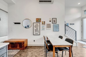 Dining - Bright 2BR Townhome in Capitol Hill | Walk Everywhere (Seattle)