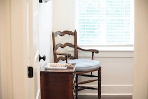 Interior - The Merion, 3BR+Game room by Velvet Ditch Villas (Oxford)