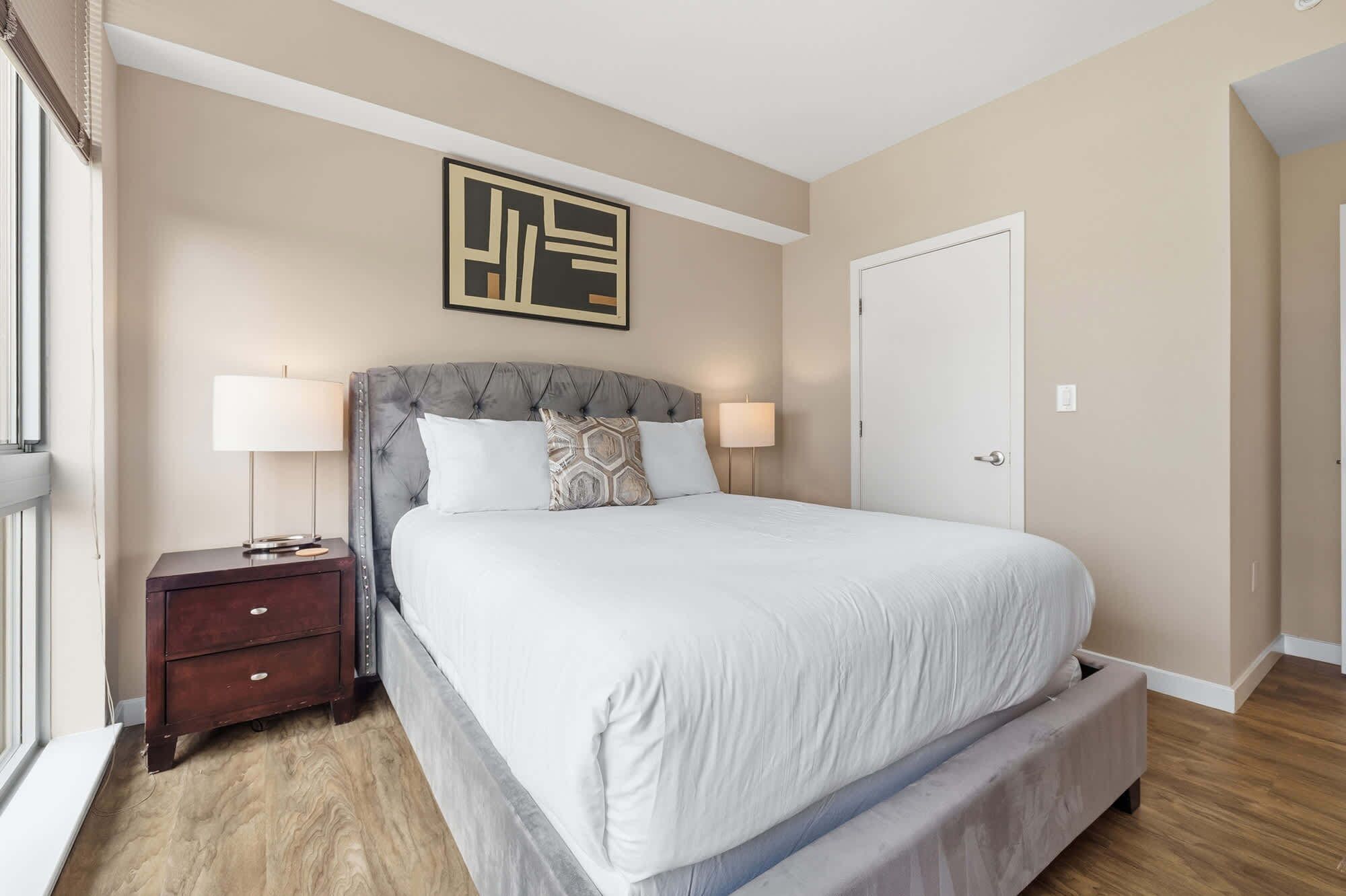 2 bedrooms, desk, iron/ironing board, WiFi