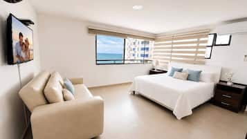 3 bedrooms, iron/ironing board, internet, bed sheets