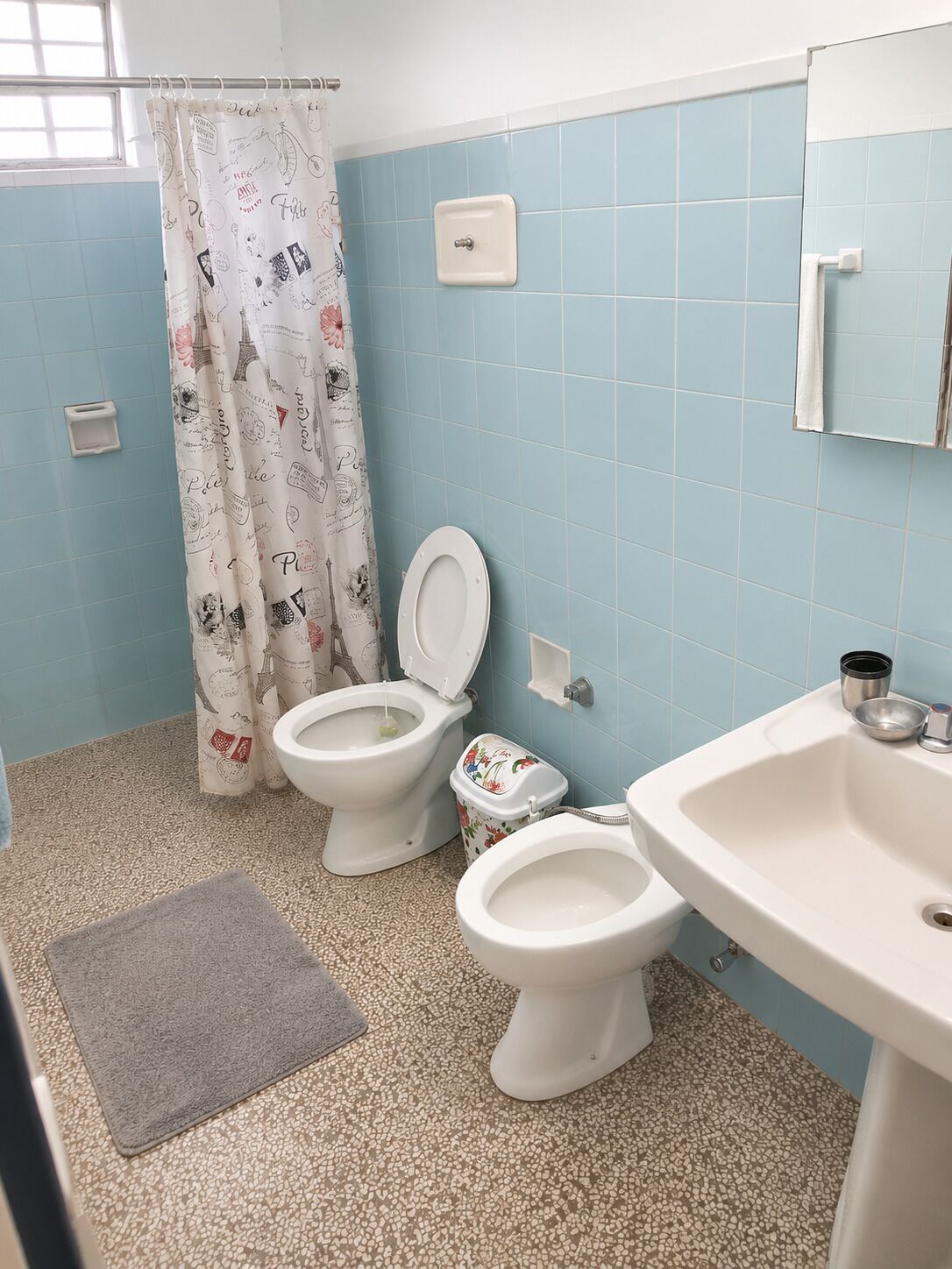 Douche, bidet