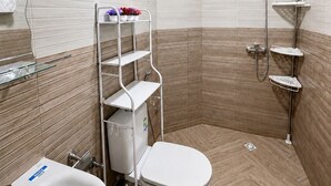 تجهيزات دش، مناشف، ورق حمّام