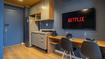 Exclusive Apartment, 1 Double Bed with Sofa bed, Balcony, City View | Private kitchen